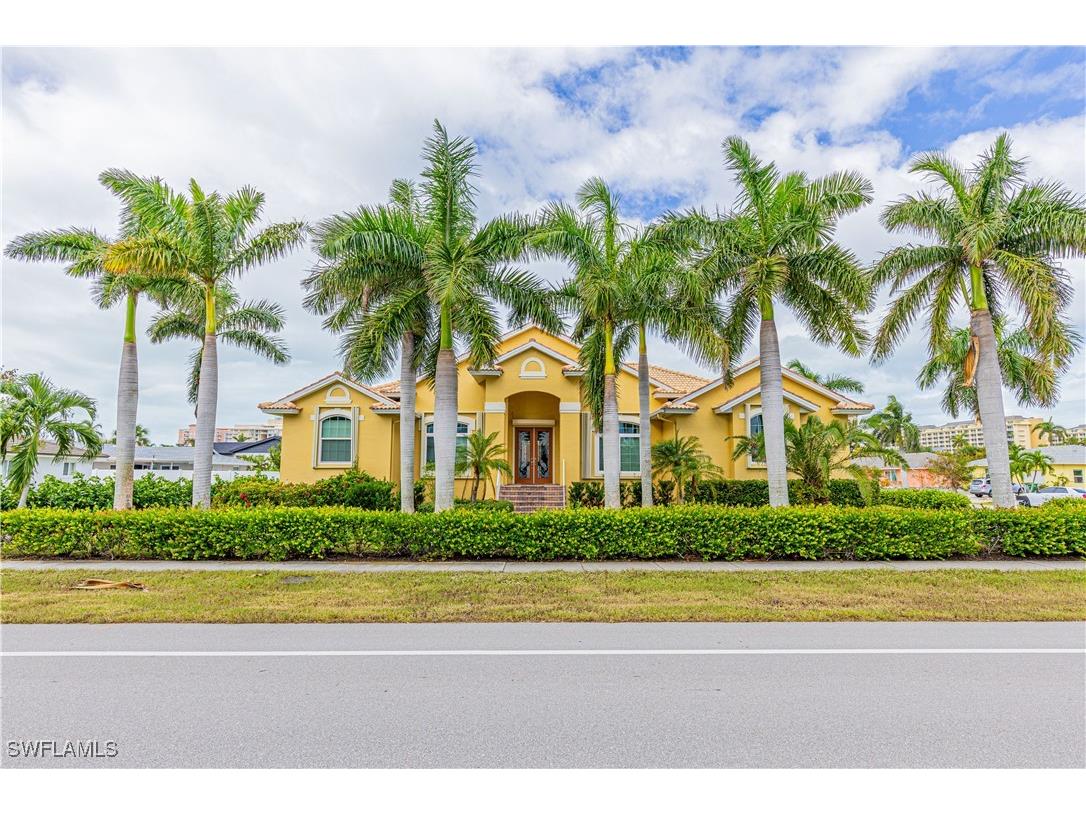 951 Montego Court Marco Island FL 34145 224082810 image1