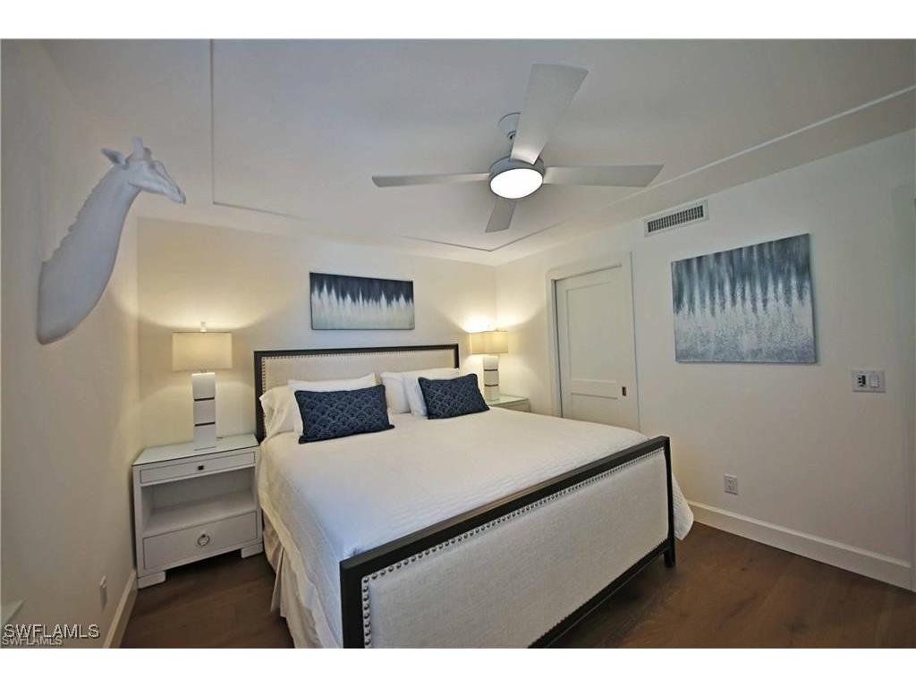 9517 Gulf Shore Drive #401 Naples FL 34108 225047848 image10