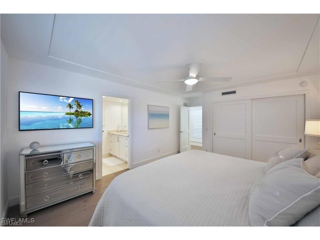 9517 Gulf Shore Drive #401 Naples FL 34108 225047848 image6