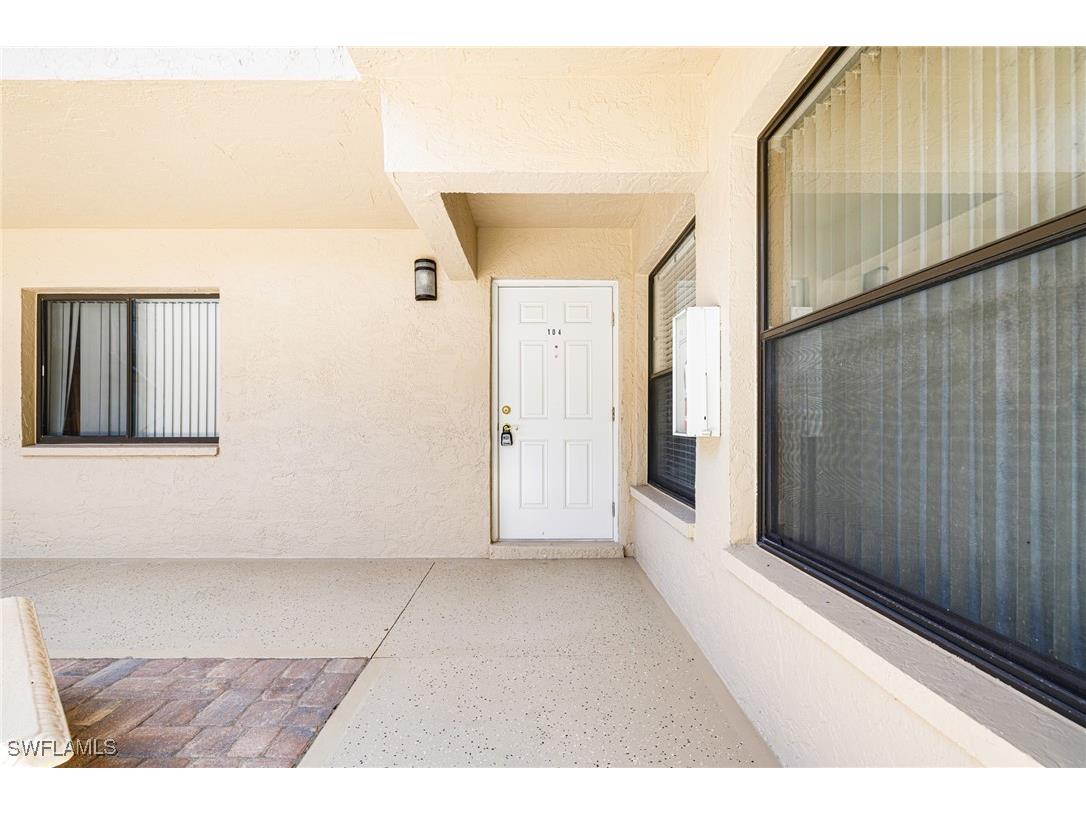 9648 Windsor Gardens Lane #104 Fort Myers FL 33919 225033172 image1