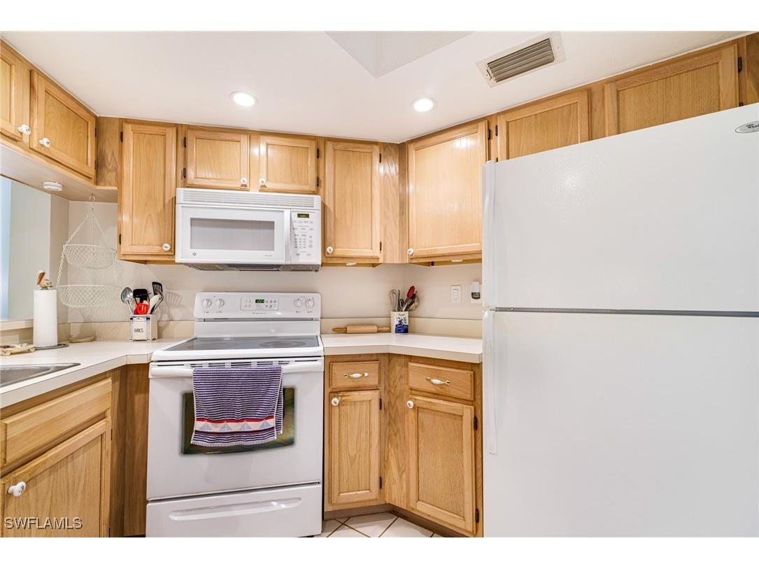 9648 Windsor Gardens Lane #104 Fort Myers FL 33919 225033172 image9