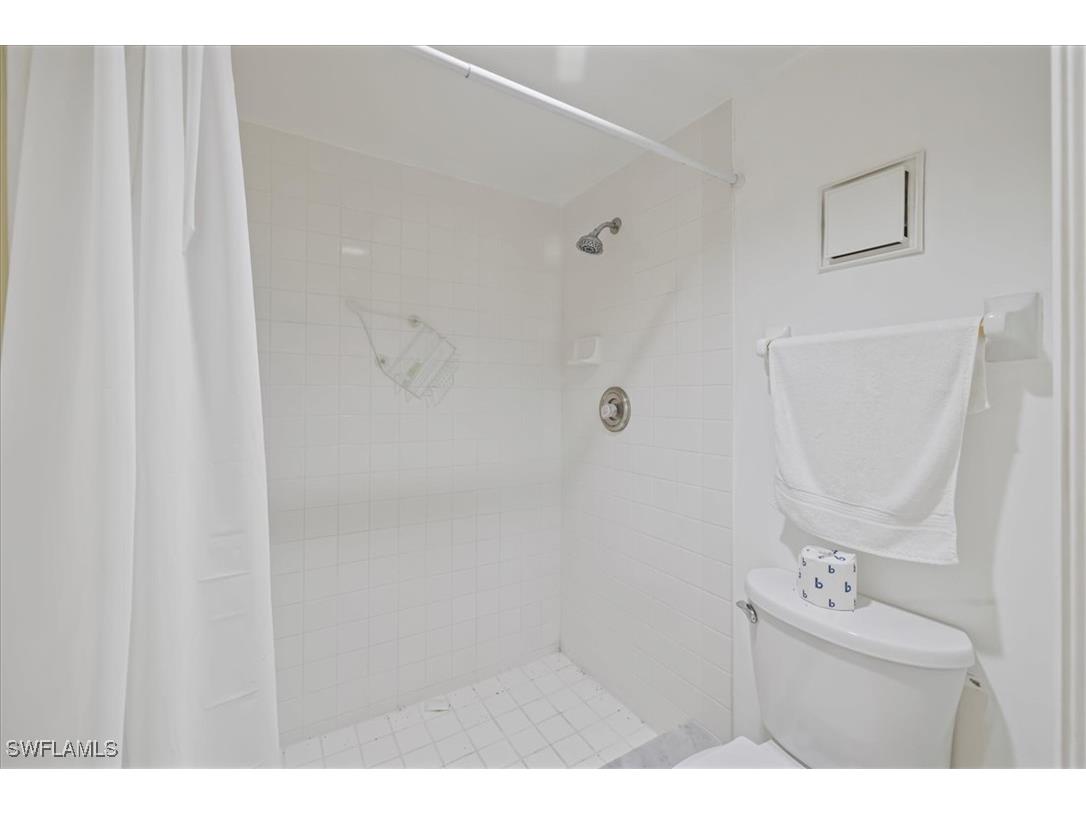 9652 Windsor Gardens Lane #105 Fort Myers FL 33919 225050617 image13