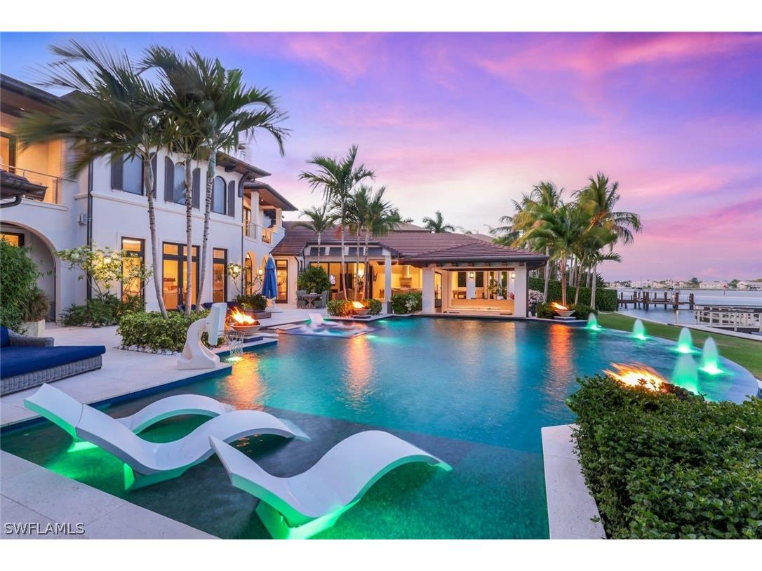 970 Aqua Circle Naples FL 34102 224040729 image1