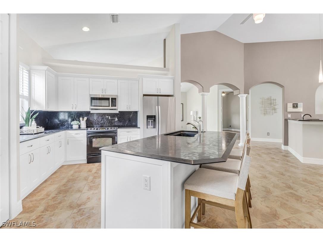 9754 Wilshire Lakes Boulevard Naples FL 34109 224053557 image4