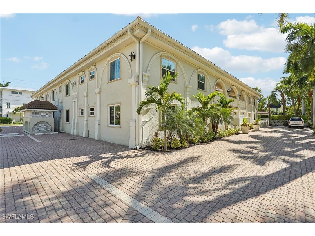 980 7th Avenue S #104 Naples FL 34102 225047710 image23