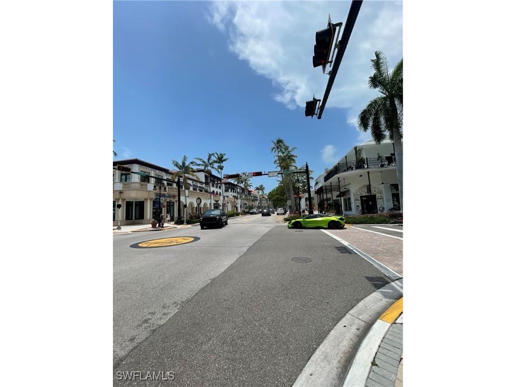 980 7th Avenue S #104 Naples FL 34102 225047710 image25