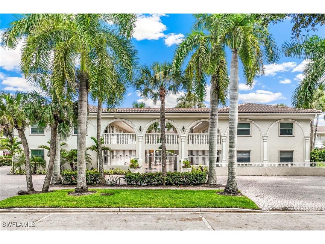 980 7th Avenue S #201 Naples FL 34102 225050648 image1