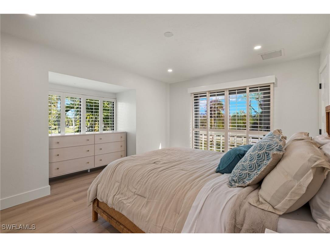 996 Greenwood Court N Sanibel FL 33957 225009405 image13