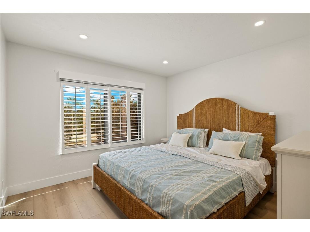 996 Greenwood Court N Sanibel FL 33957 225009405 image18