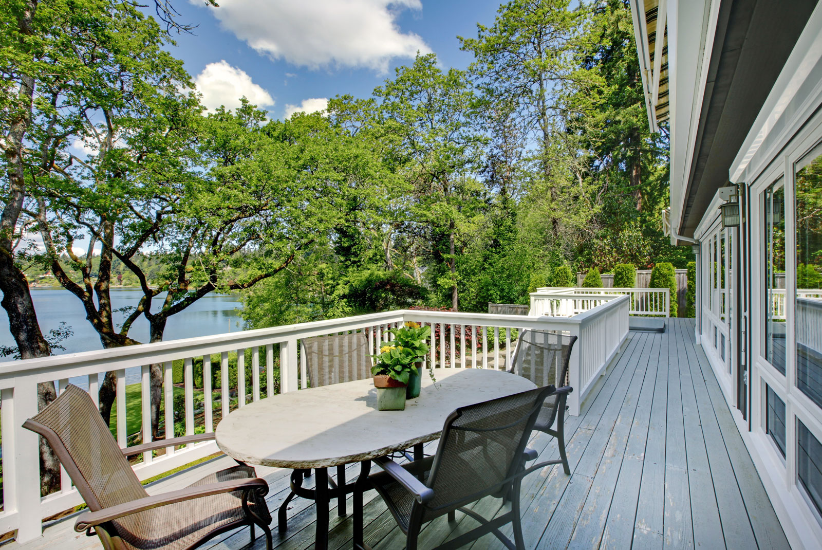 Home features that make your lake life easy